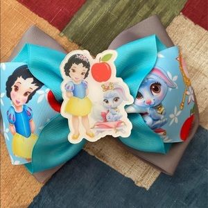 Snow White hair bow
